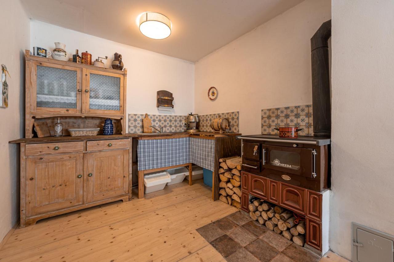Prizemi Vesnicke Usedlosti - Cozy Village Homestead Vidov Exterior photo